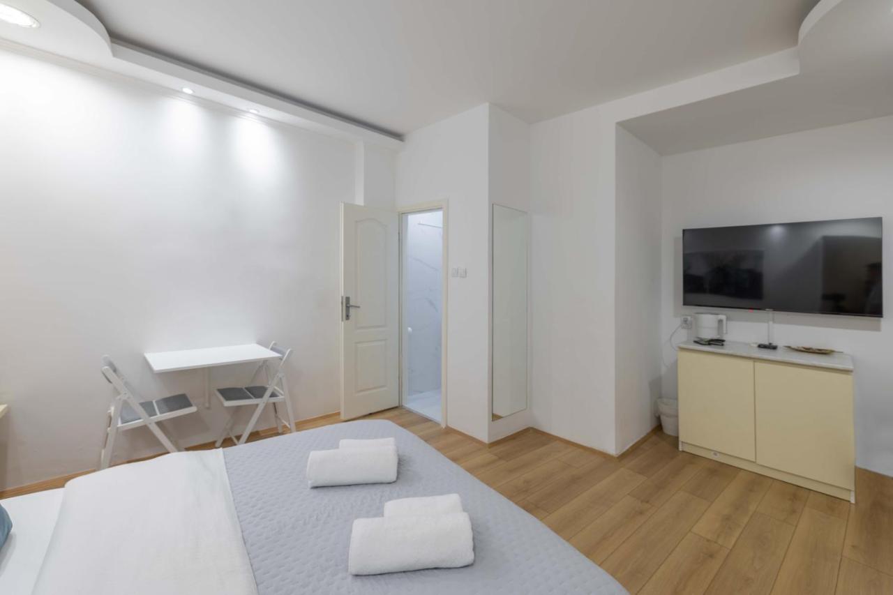 Old Town Rooms Novi Sad Bagian luar foto